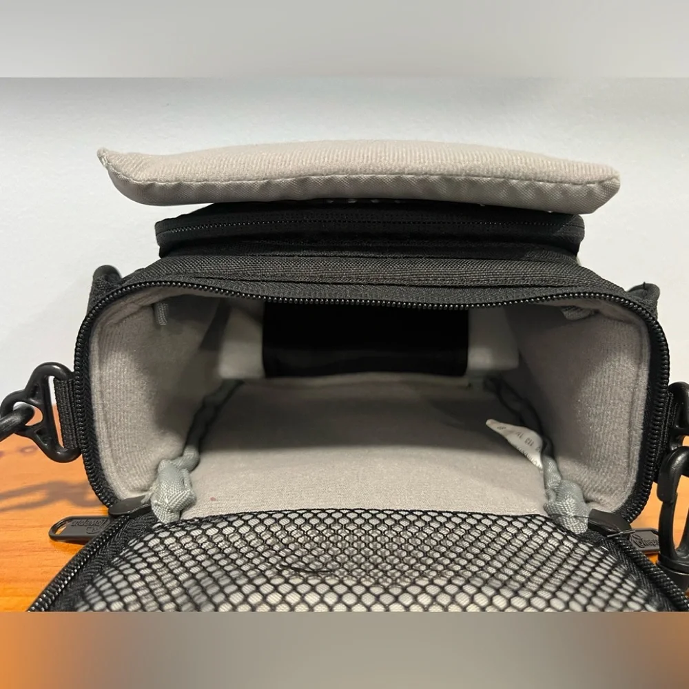 LowePro Edit 110 Digital Video Camera Carry Case Bag Black Crossbody EXCELLENT